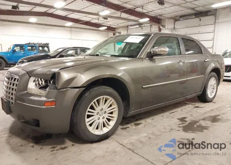 2010 Chrysler 300 Touring/Signature Series/Executive Series из США, поврежденный, VIN 2C3CA5CV8AH241711